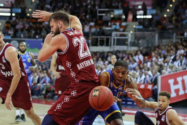 年轻球员少 年轻球员少