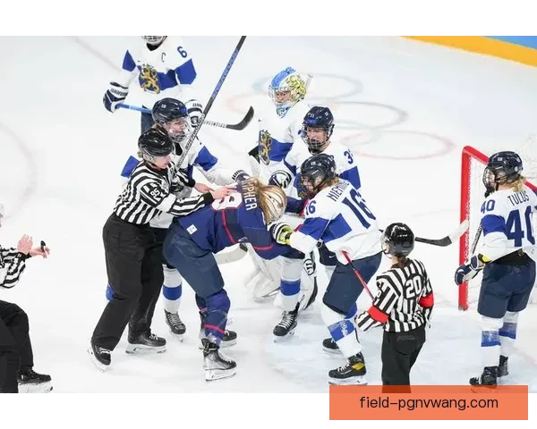 冰球杯赛：热血对决，激战连连