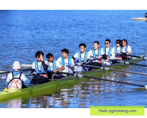 赛艇比赛：壮阔湖面上的风云变幻